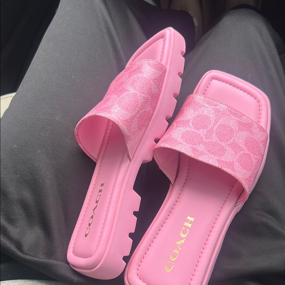Coach vivid Pink Florence sandals - Picture 3 of 3